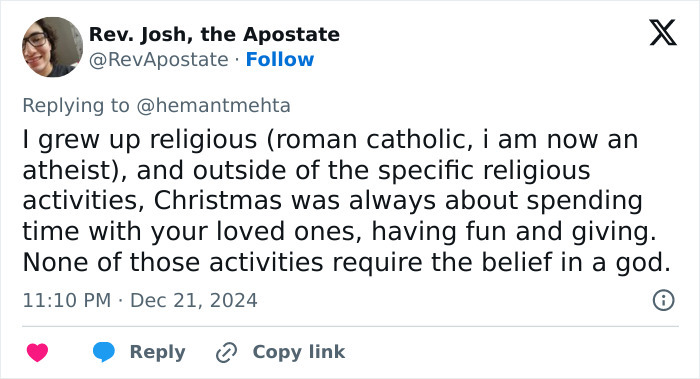 Christian and atheist groups discuss Christmas, focusing on love and fun over religious beliefs in a tweet exchange.