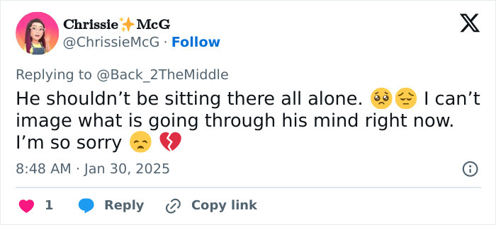 Tweet expressing sympathy and sorrow in response to a tragic American Airlines plane crash.