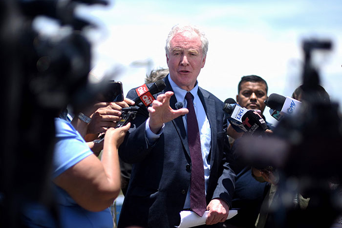 Politician addresses media on El Salvador's denial of US Senator's visit related to Kilmar Abrego Garcia case.
