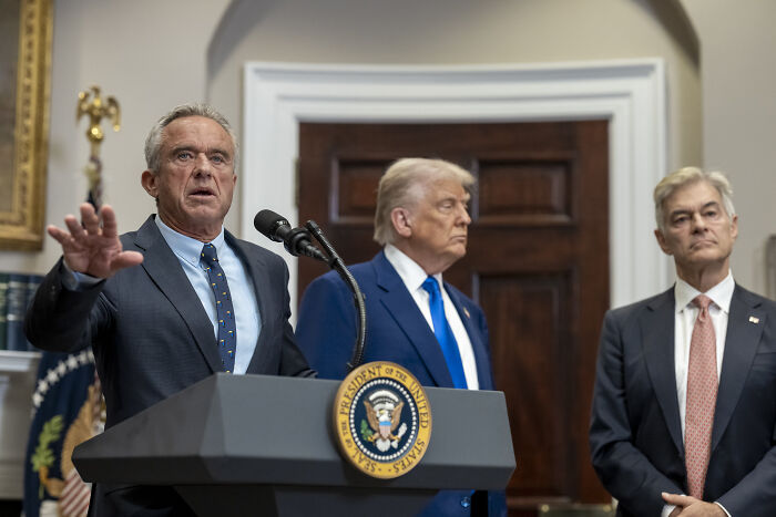 Trump Pushes Dubious Theory About How Children Are Getting Autism