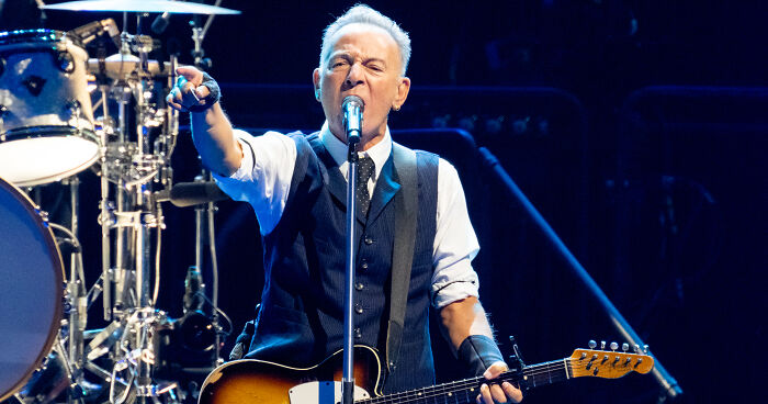 Bruce Springsteen has scathing message for Trump live onstage as he brands him as 