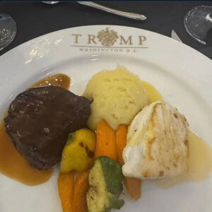 “Worse Than Airline Food”: Crypto Bros Who Forked Out $1.7m For Trump Event Slam The Dinner They Got