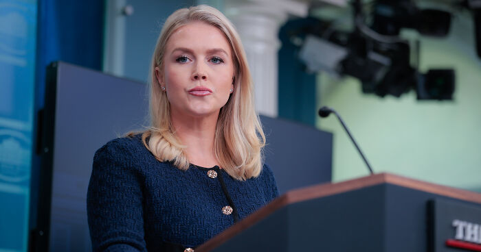 Karoline Leavitt’s Cringe Binder Shuffle Over South Korea Question Goes Viral
