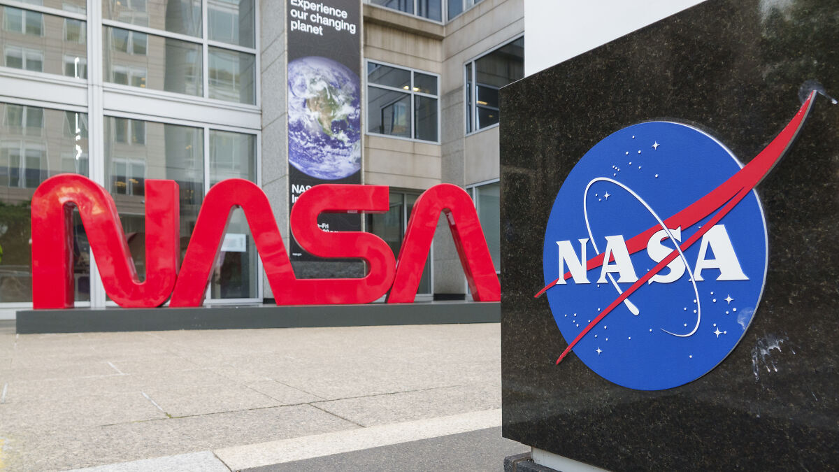 NASA logo and large red NASA letters outside a building, representing Trumpu2019s new NASA boss and MTV reality star link.